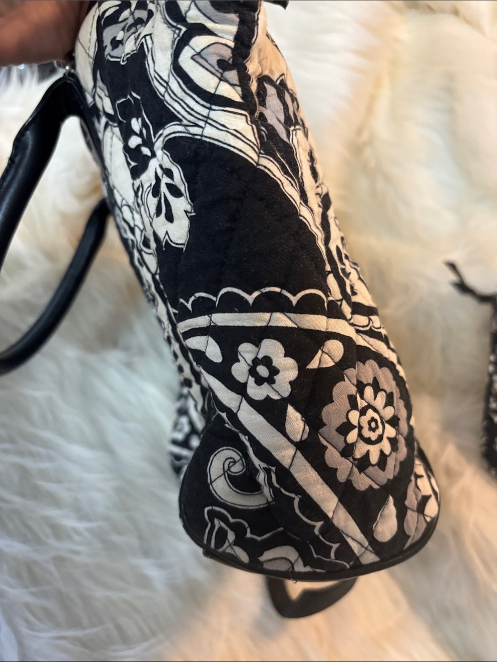 Vera Bradley Black & White Floral Quilted Shoulder Bag with Matching Pouches - Picture 8 of 11